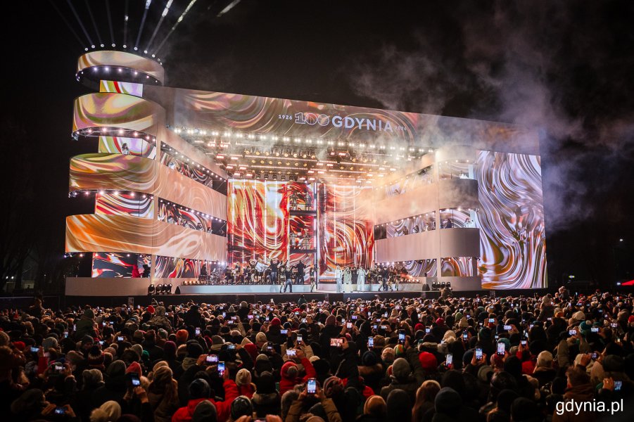 ‘It all started with the sea’ – watch the birthday concert on Polsat